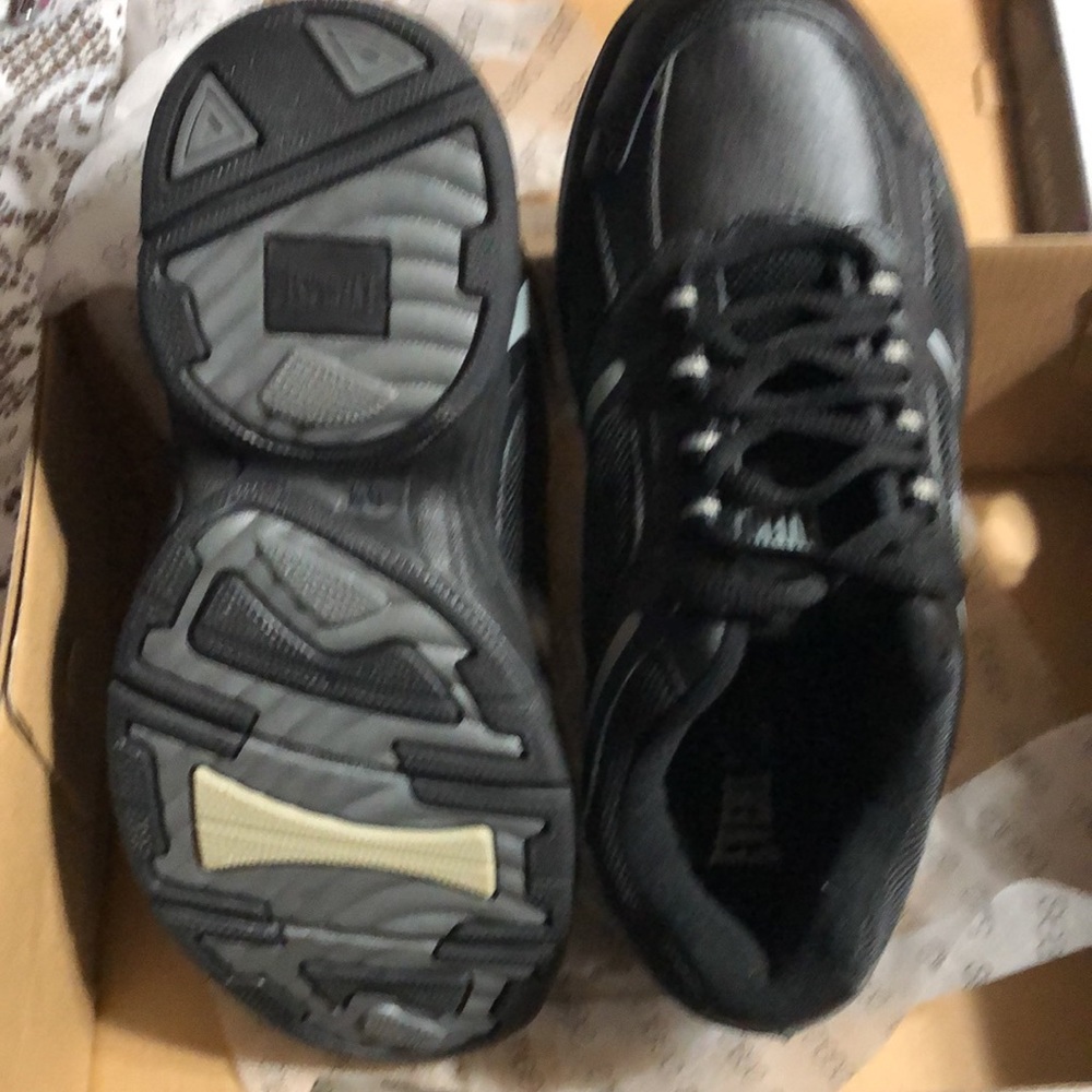 Everlast Martha 2 Black & Grey Tennis Shoes - Picture 2 of 6